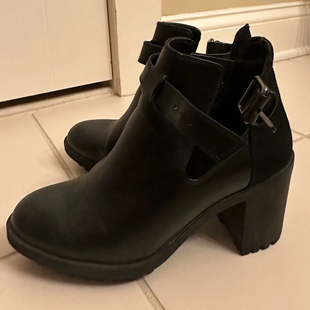Chunky Zara Boots - Picture 5 of 6